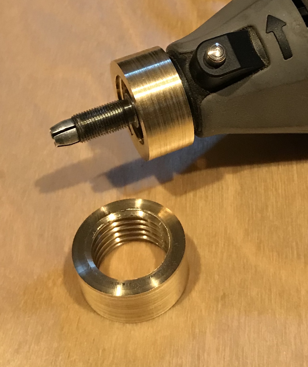 Threaded inserts